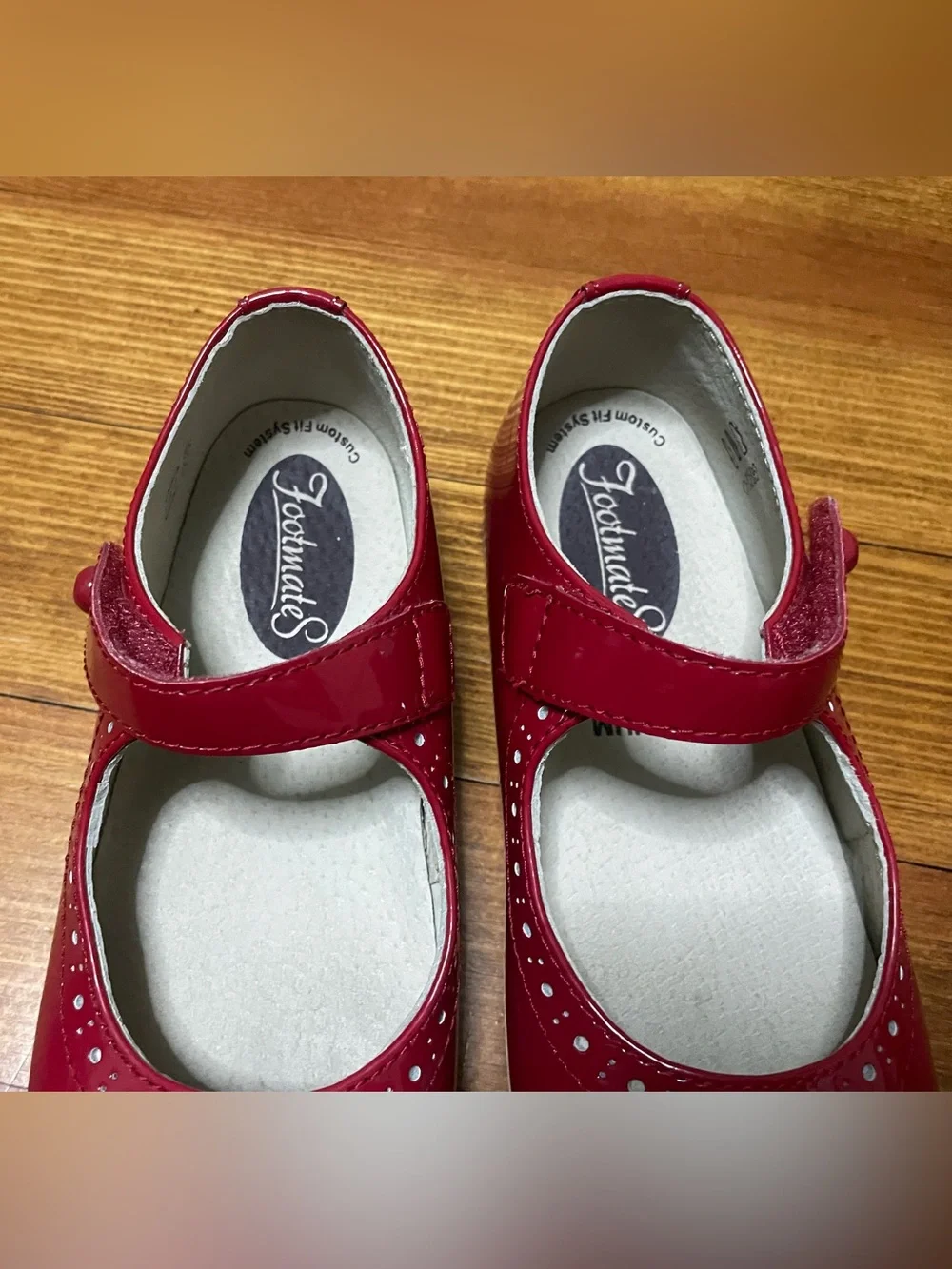 FootMates Emma Red Patent Leather Mary Jane Girls Dress Shoes Size 3